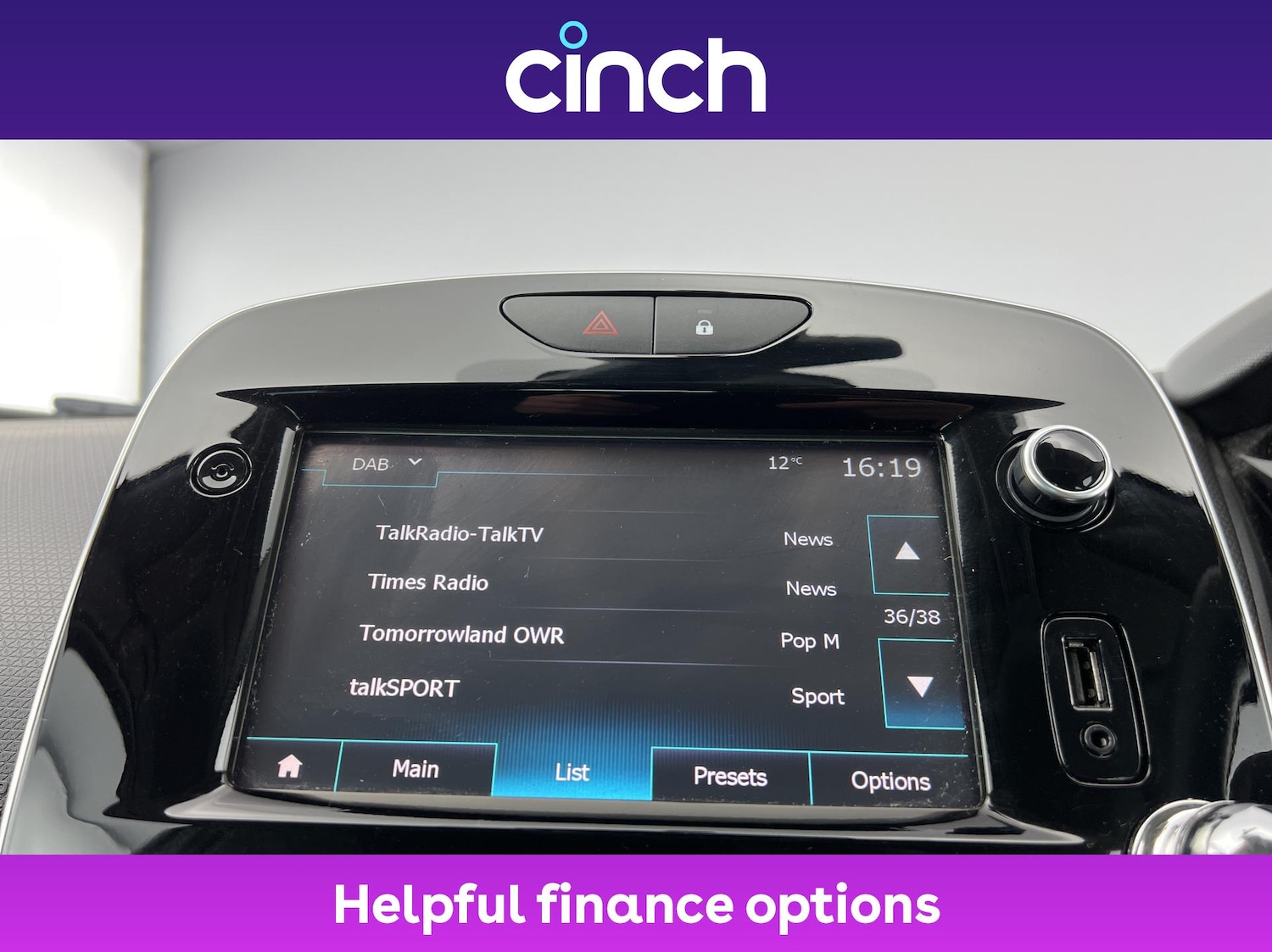 Used Renault Clio 2018 for sale - 77037111: Photo 30