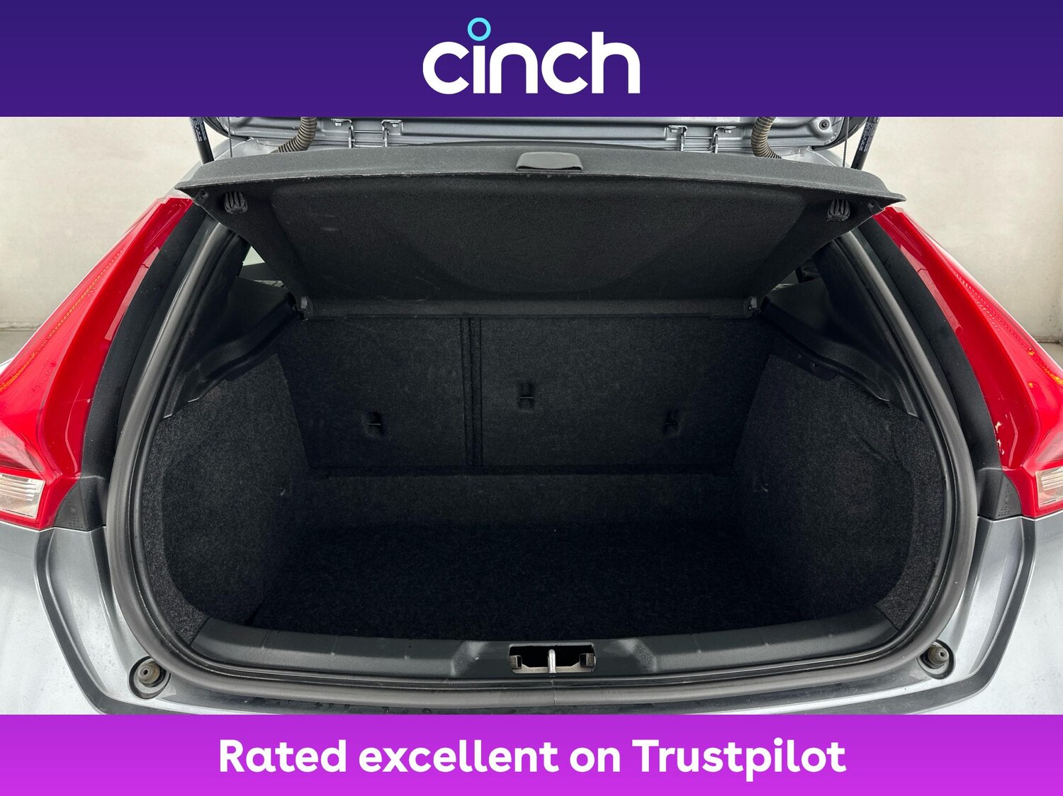 Used Volvo V40 2019 for sale - 76609349: Photo 21