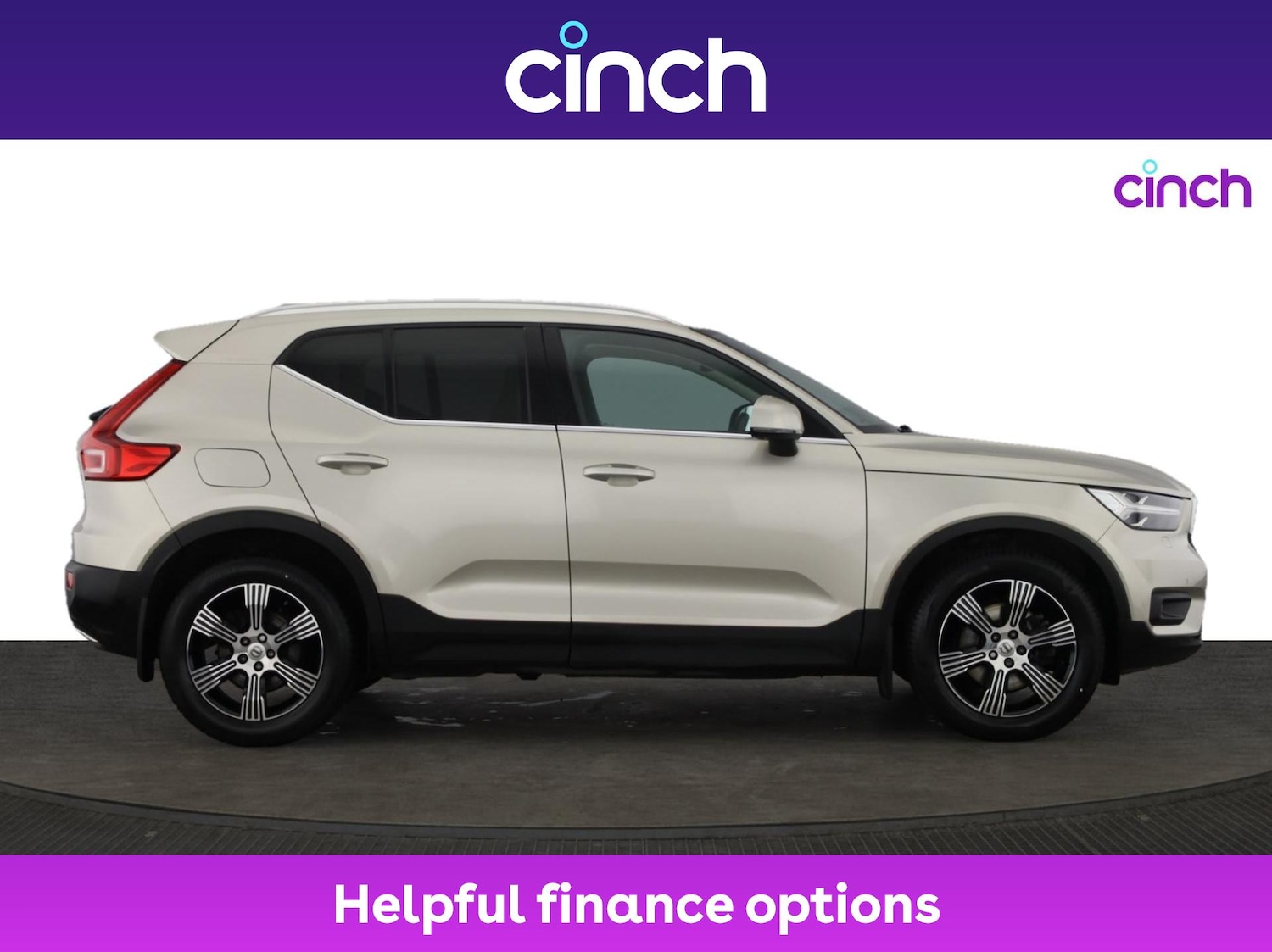 Used Volvo XC40 2018 for sale - 77056012: Photo 2
