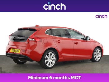 Used Volvo V40 2018 for sale - 75549589: Photo