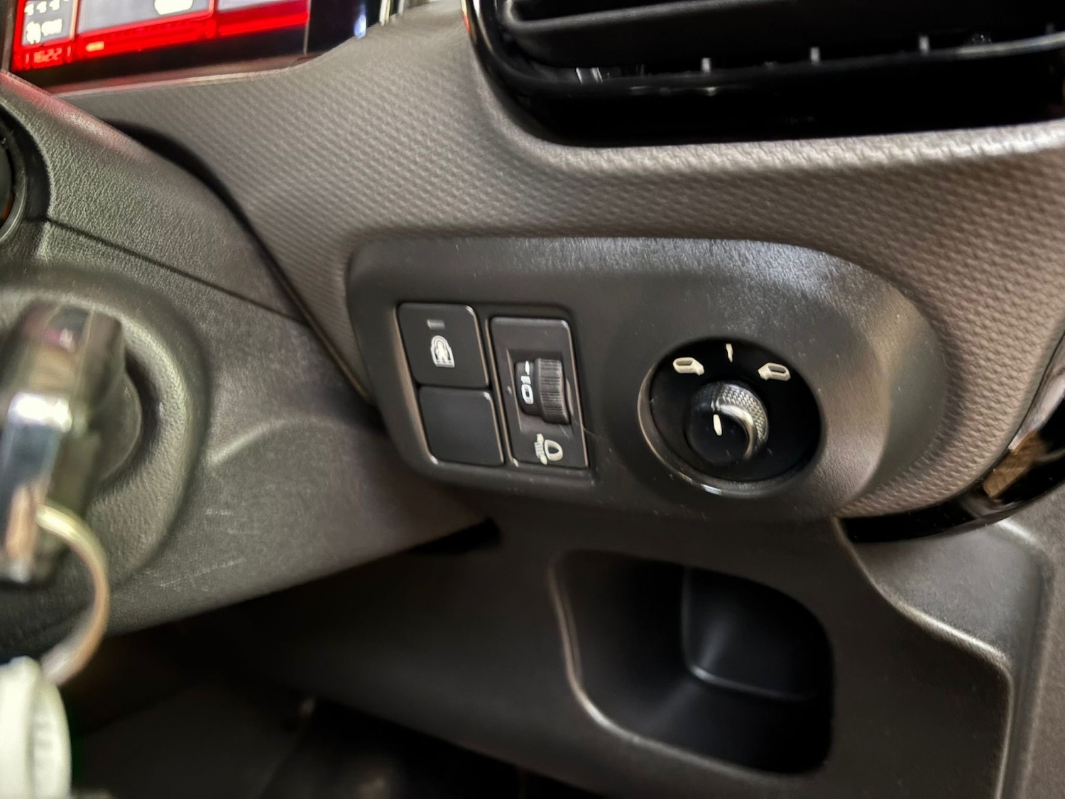 Used Citroen C4 Cactus 2016 for sale - 76455392: Photo 16