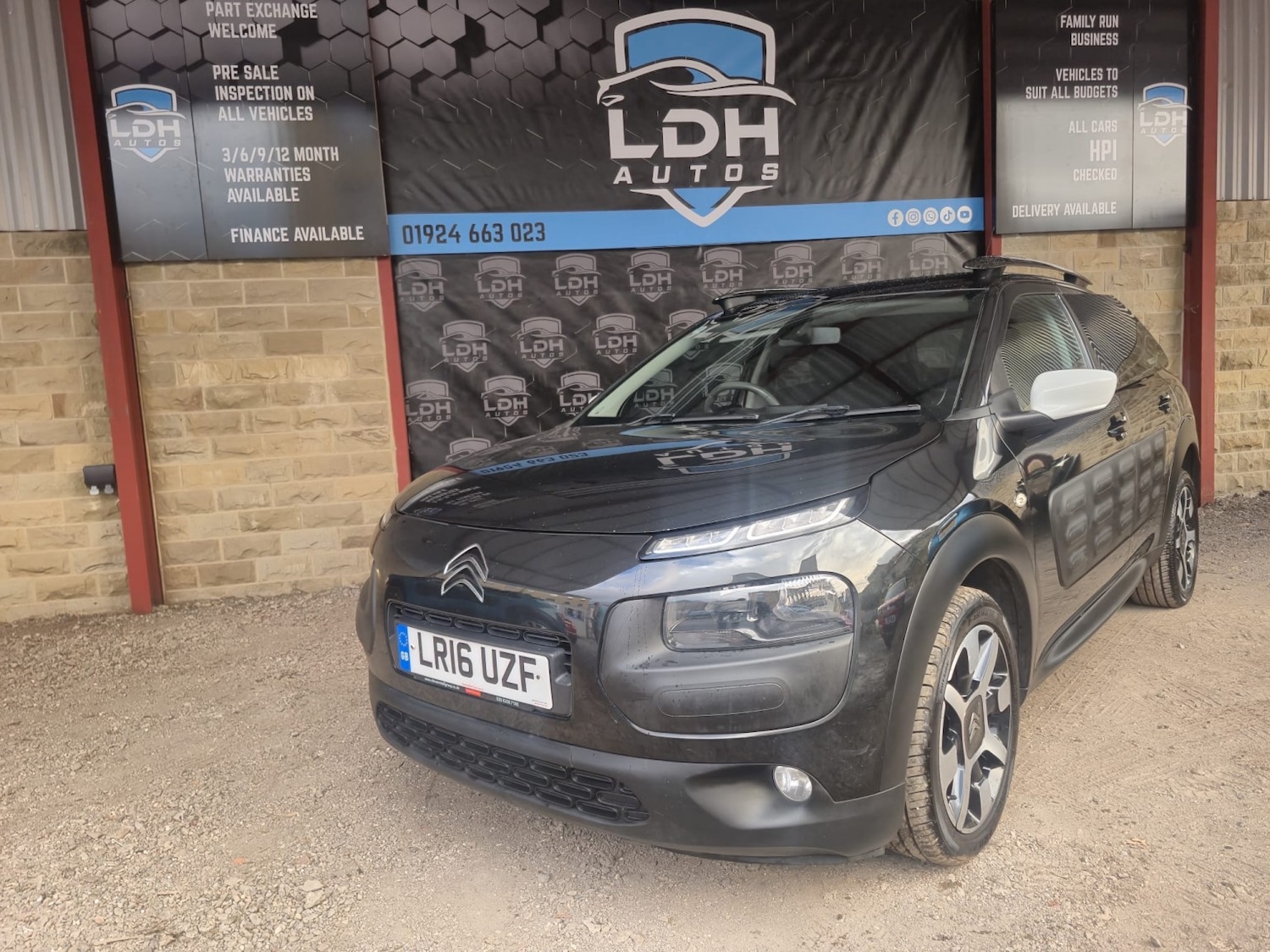 Used Citroen C4 Cactus 2016 for sale - 76455392: Photo 2