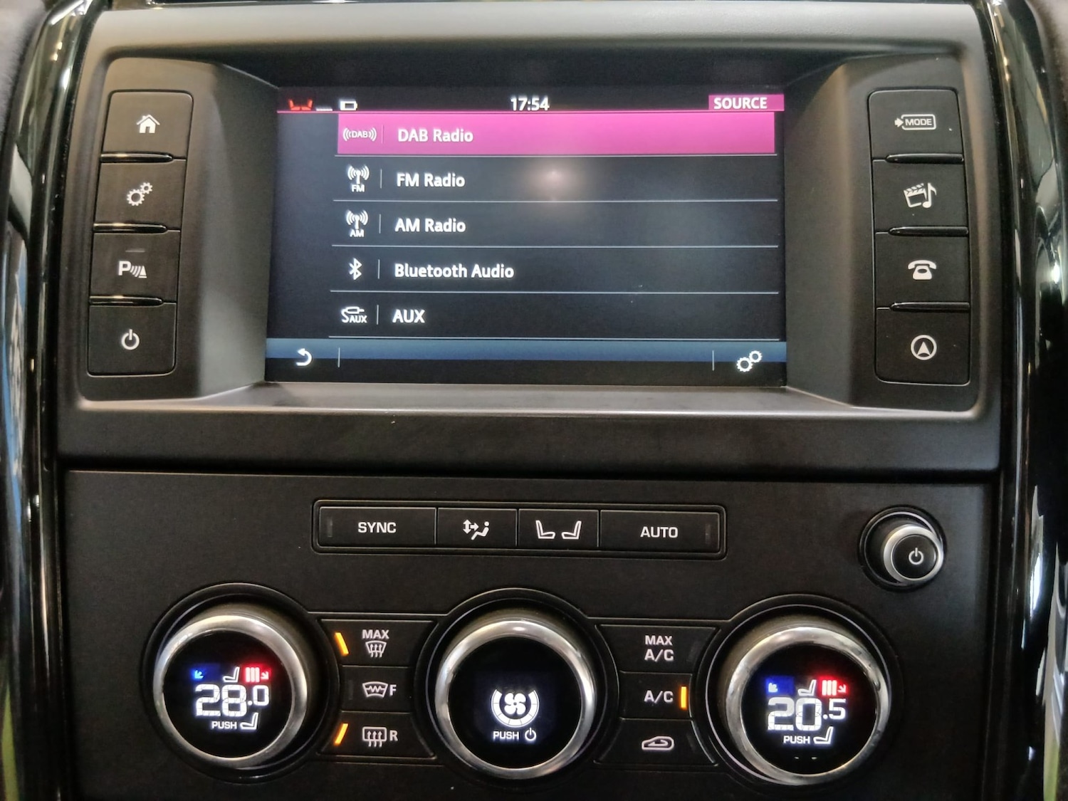 Used Land Rover Discovery 2017 for sale - 78176094: Photo 17