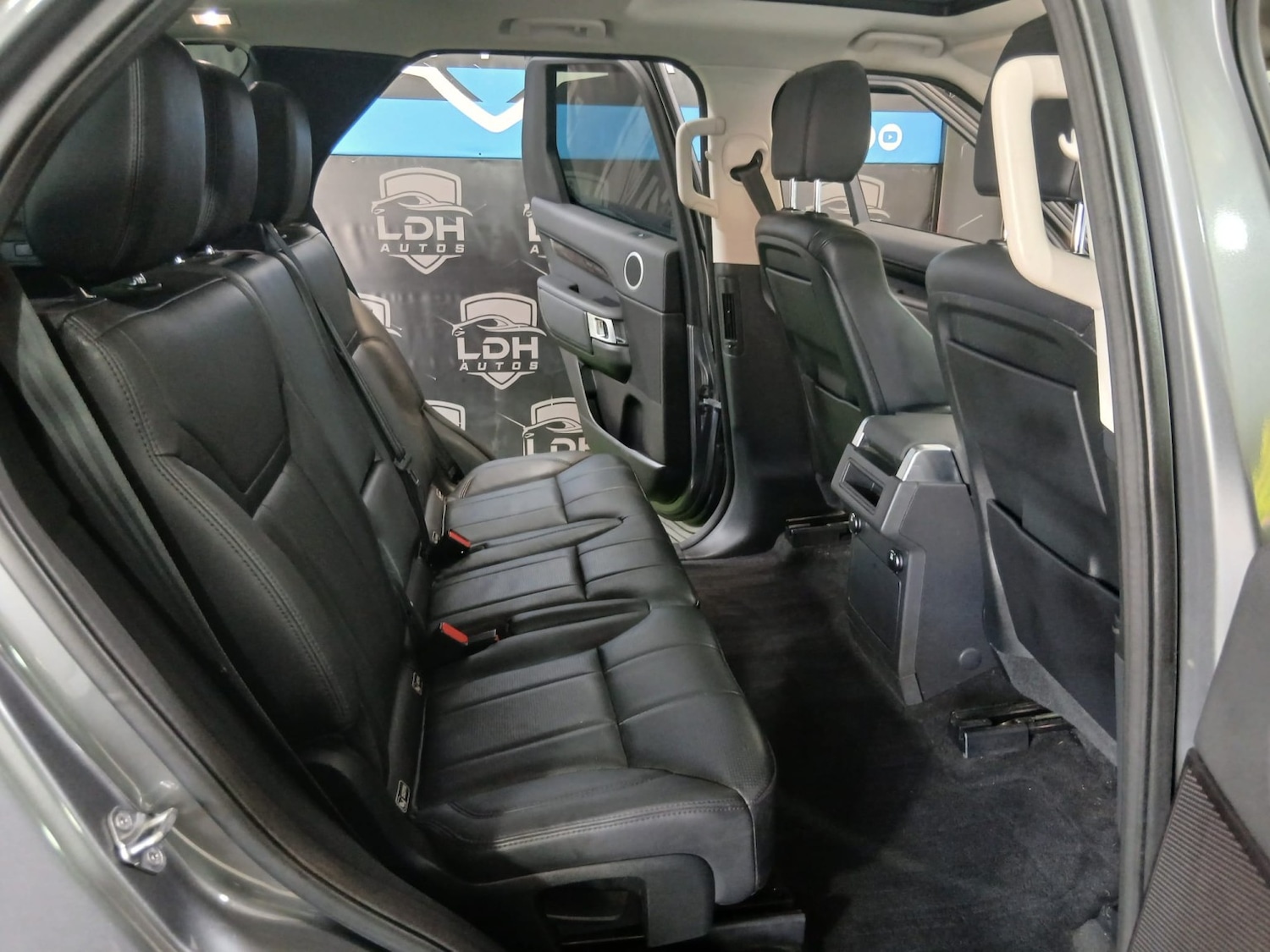 Used Land Rover Discovery 2017 for sale - 78176094: Photo 22