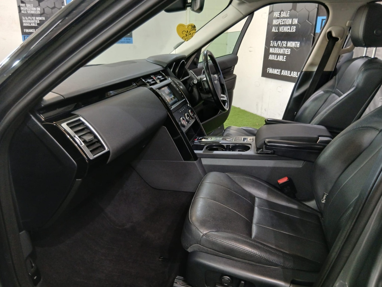 Used Land Rover Discovery 2017 for sale - 78176094: Photo 6