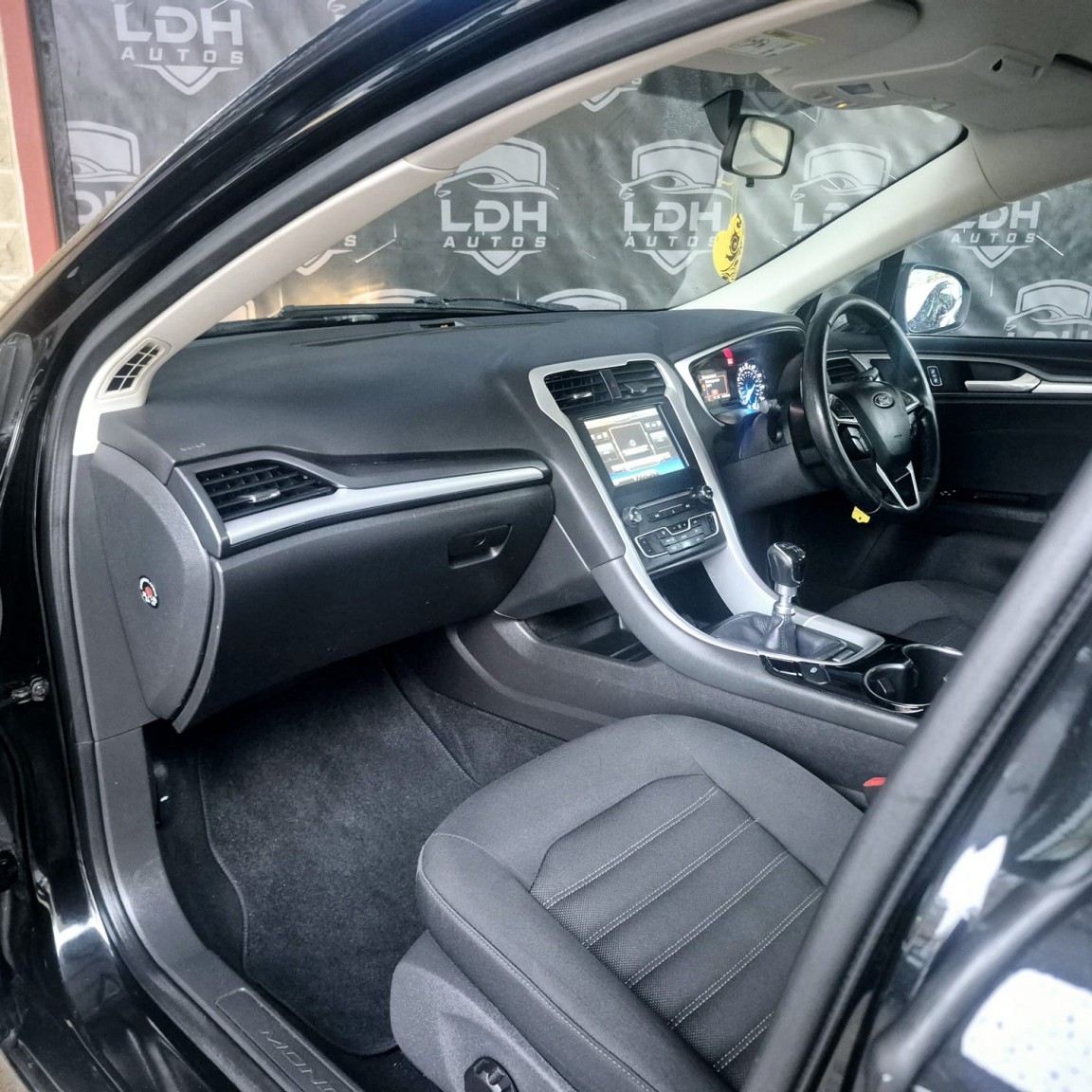 Used Ford Mondeo 2015 for sale - 76571253: Photo 10