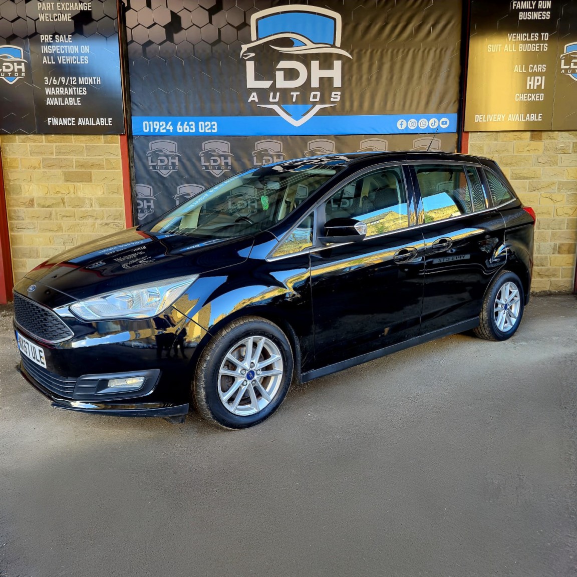 Used Ford Grand C-Max 2018 for sale - 76699283: Photo 2