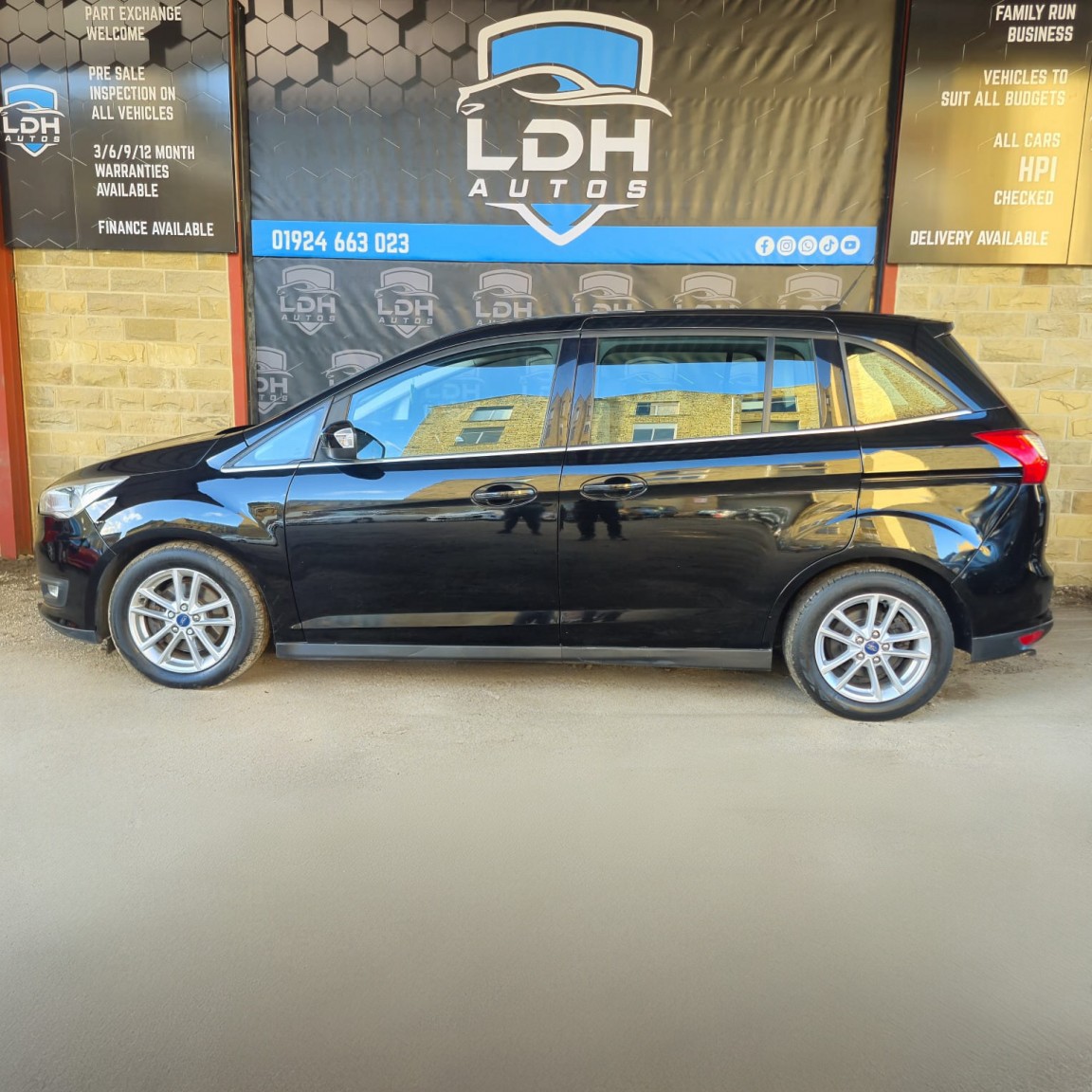 Used Ford Grand C-Max 2018 for sale - 76699283: Photo 3