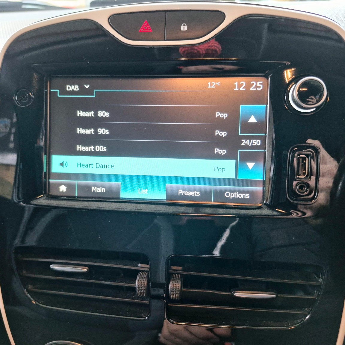 Used Renault Clio 2016 for sale - 76559928: Photo 13