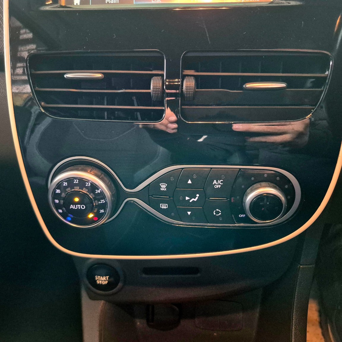 Used Renault Clio 2016 for sale - 76559928: Photo 14