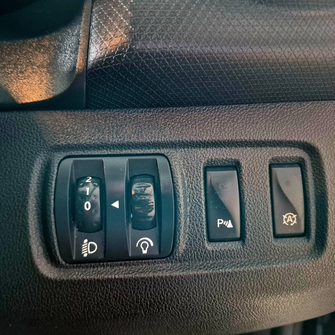 Used Renault Clio 2016 for sale - 76559928: Photo 16