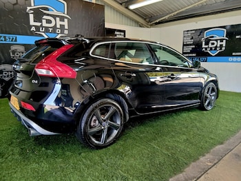 Used Volvo V40 2014 for sale - 78433772: Photo