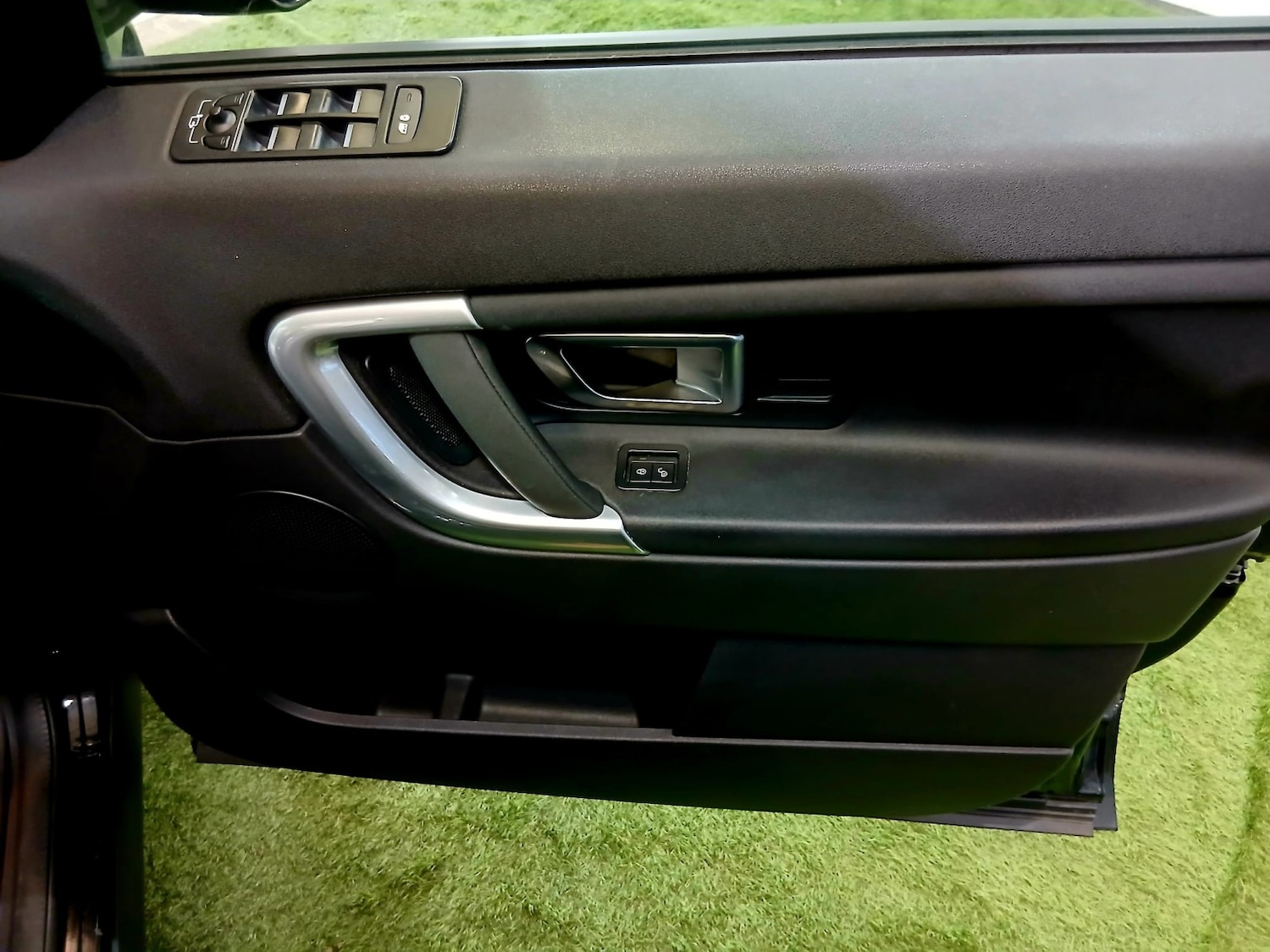 Used Land Rover Discovery Sport 2018 for sale - 77675724: Photo 32