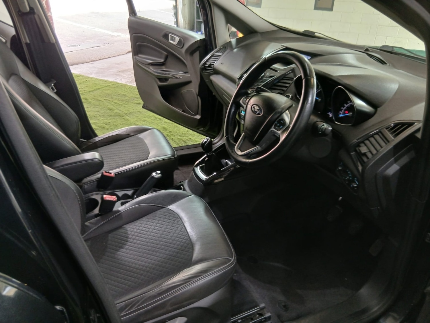 Used Ford Ecosport 2015 for sale - 77881124: Photo 9