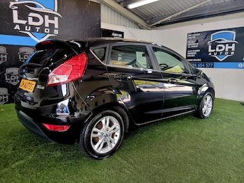 Used Ford Fiesta 2015 for sale - 78433776: Photo