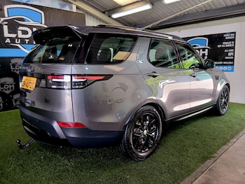 Used Land Rover Discovery 2017 for sale - 79379083: Photo