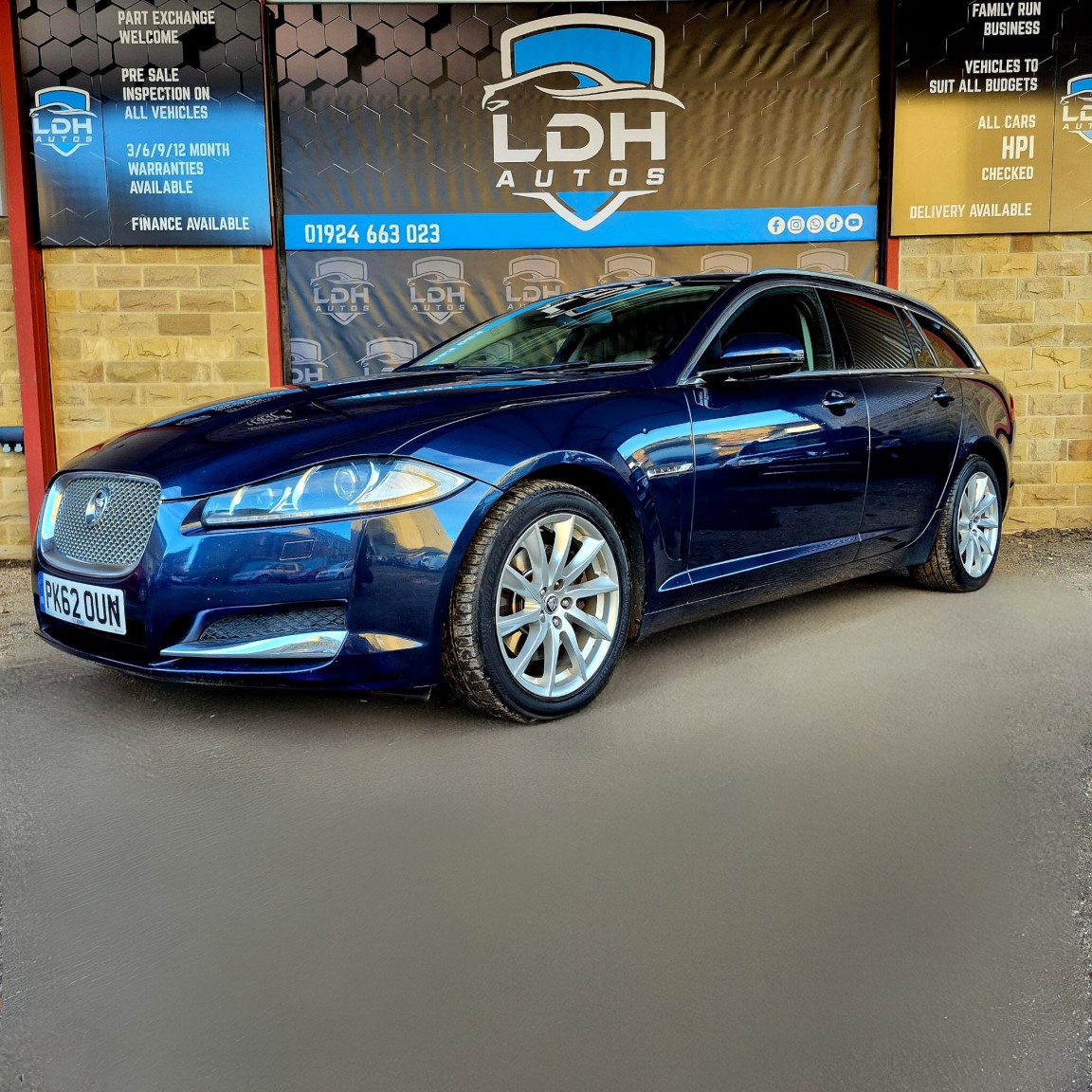 Used Jaguar XF 2013 for sale - 76643417: Photo 2