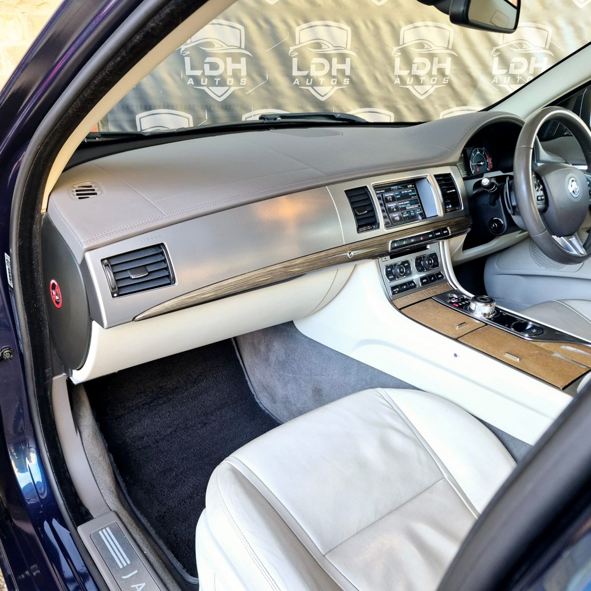 Used Jaguar XF 2013 for sale - 76643417: Photo 7