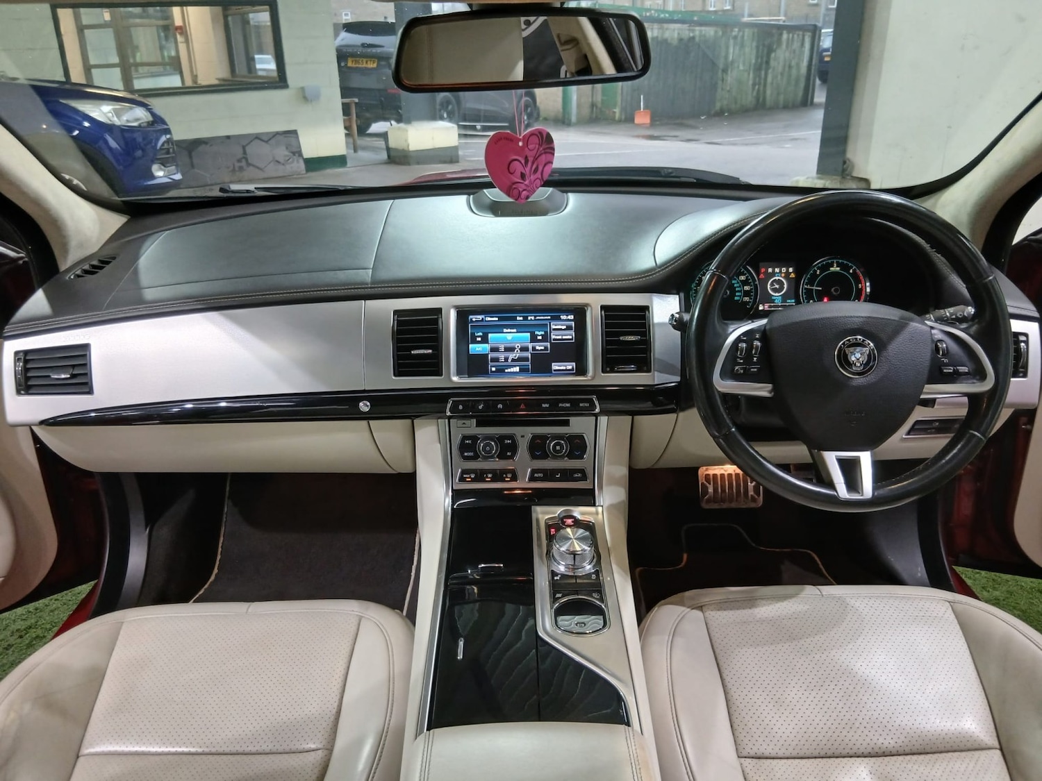 Used Jaguar XF 2014 for sale - 77453367: Photo 14