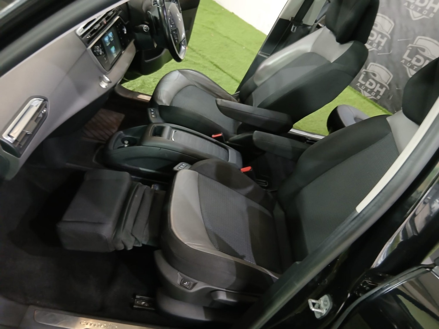 Used Citroen Grand C4 Picasso 2014 for sale - 77675671: Photo 30