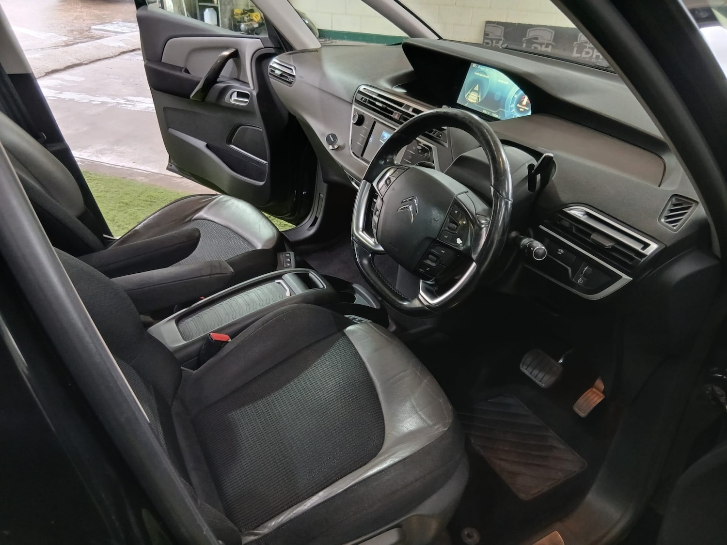 Used Citroen Grand C4 Picasso 2014 for sale - 77675671: Photo 9