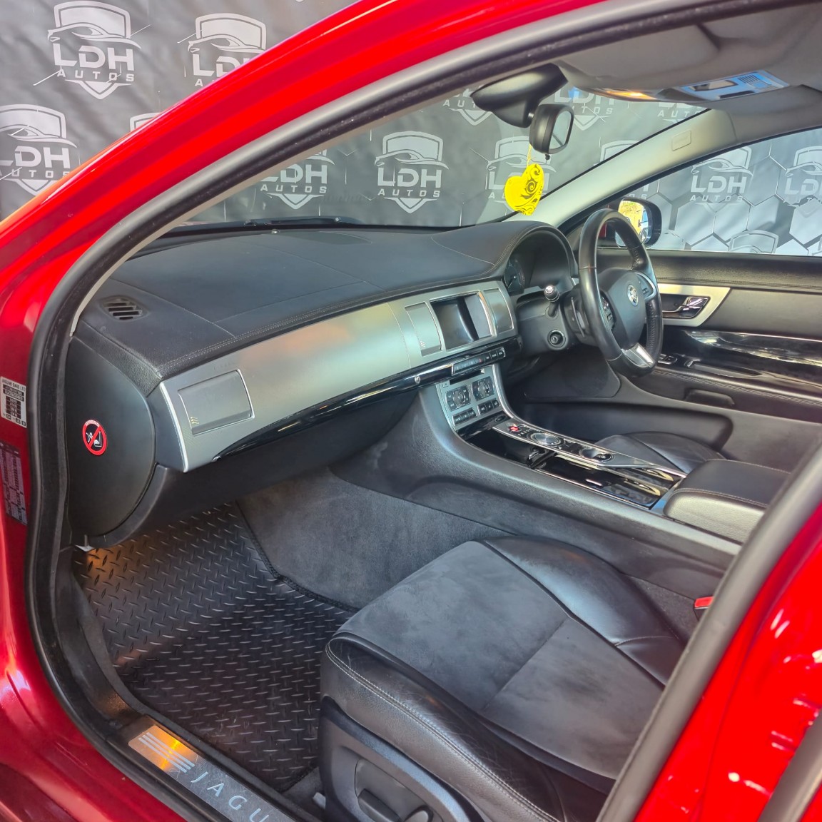 Used Jaguar XF 2012 for sale - 76455439: Photo 10