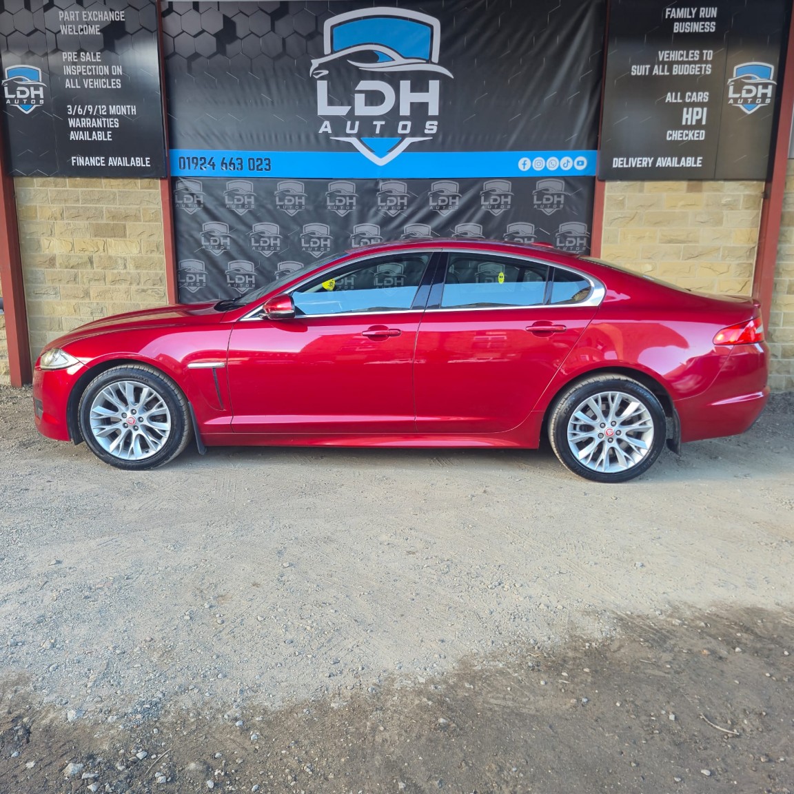 Used Jaguar XF 2012 for sale - 76455439: Photo 4