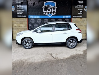 Used Peugeot 2008 2017 for sale - 76821645: Photo