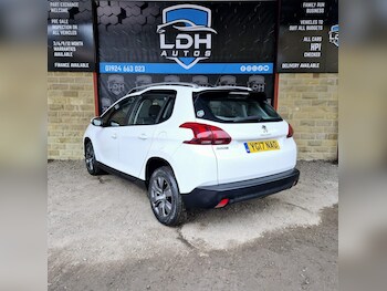 Used Peugeot 2008 2017 for sale - 76821645: Photo