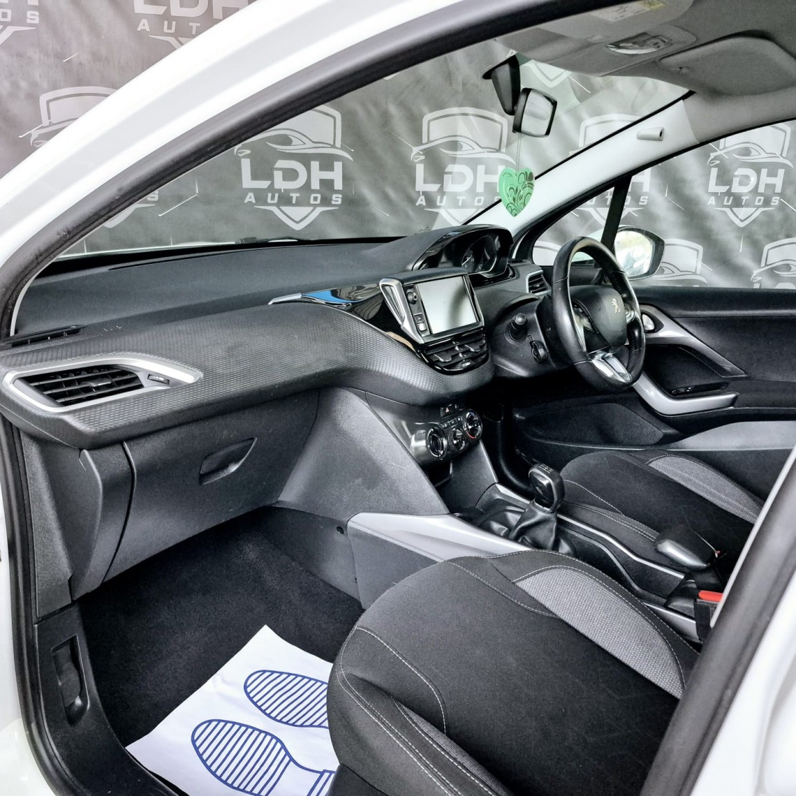 Used Peugeot 2008 2017 for sale - 76821645: Photo 9