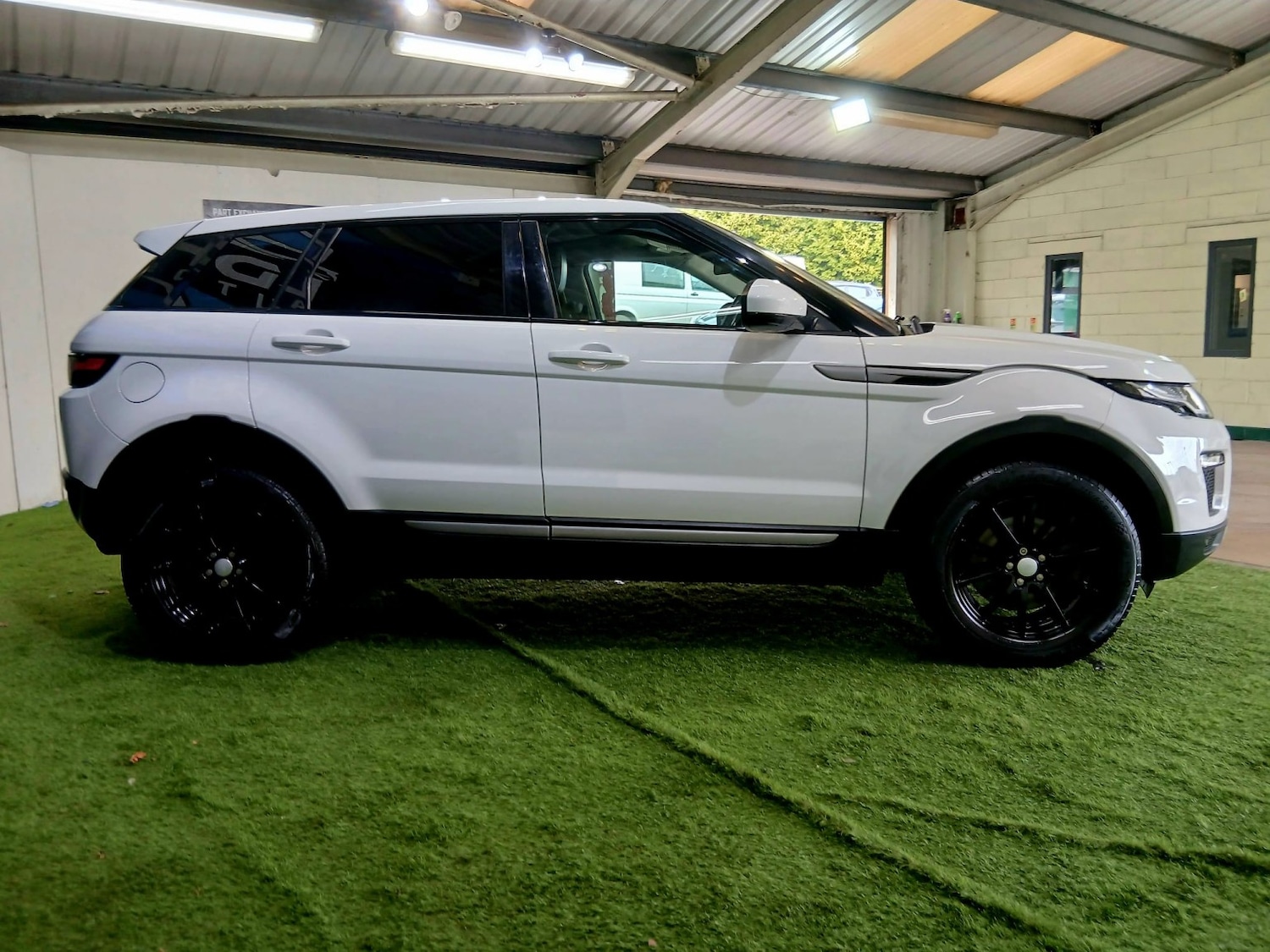 Used Land Rover Range Rover Evoque 2017 for sale - 77774697: Photo 5
