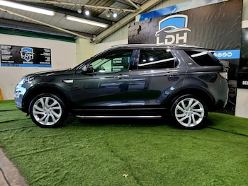 Used Land Rover Discovery Sport 2017 for sale - 78433812: Photo