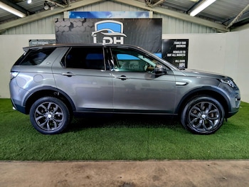 Used Land Rover Discovery Sport 2018 for sale - 79098458: Photo