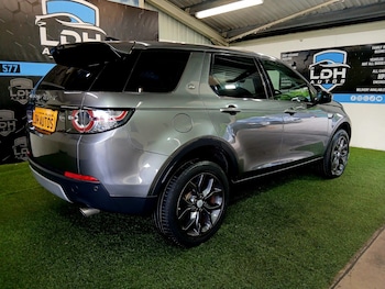 Used Land Rover Discovery Sport 2018 for sale - 79098458: Photo