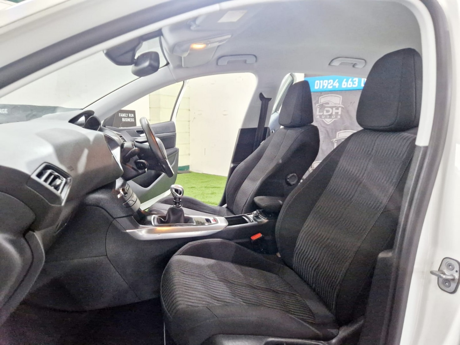 Used Peugeot 308 2015 for sale - 77162303: Photo 11