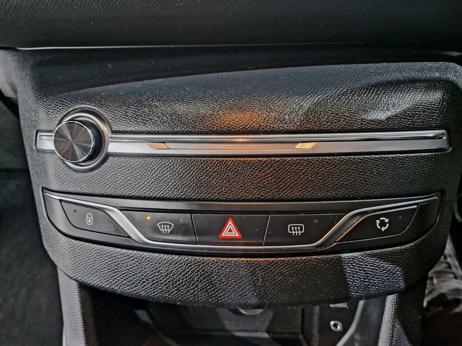 Used Peugeot 308 2015 for sale - 77162303: Photo 18