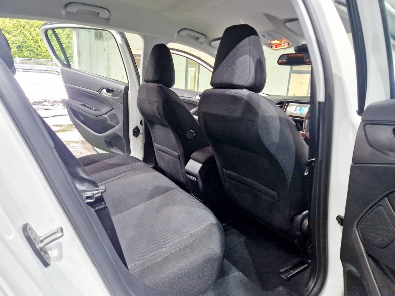 Used Peugeot 308 2015 for sale - 77162303: Photo 20