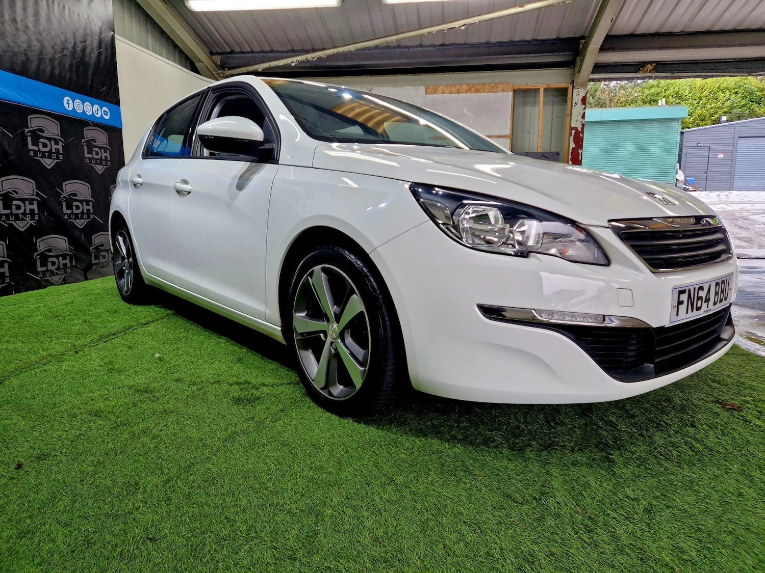 Used Peugeot 308 2015 for sale - 77162303: Photo 8