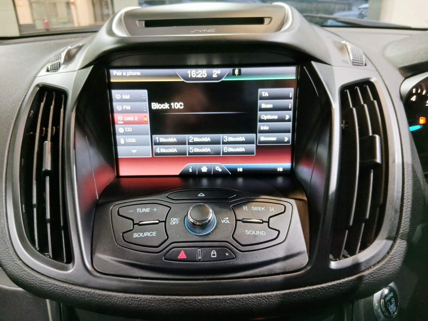 Used Ford Kuga 2015 for sale - 77377775: Photo 12