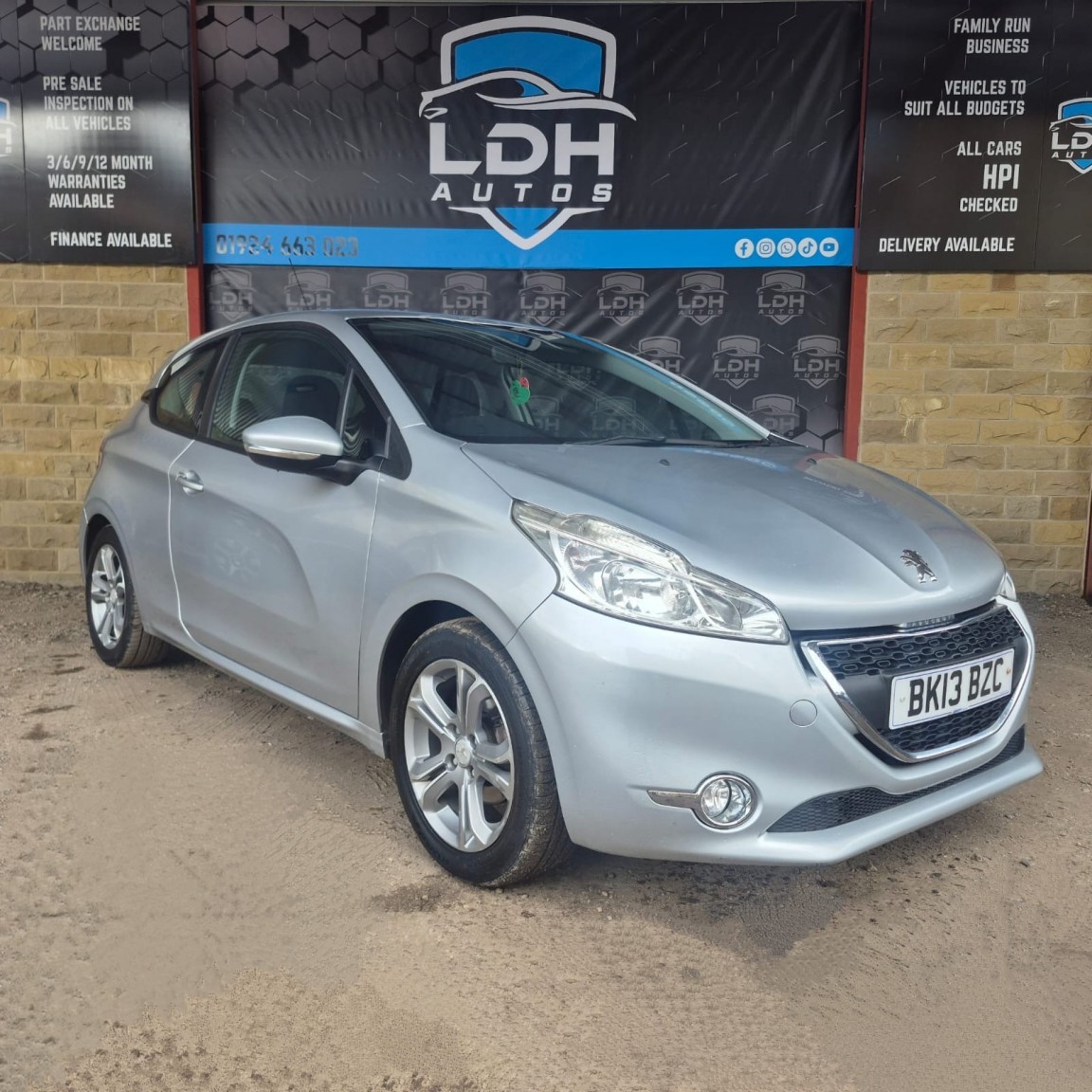 Used Peugeot 208 2013 for sale - 76769531: Photo 1