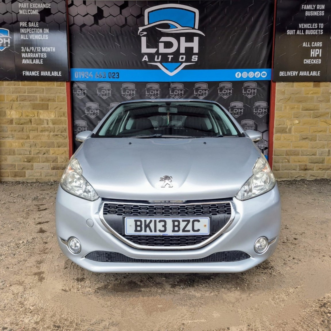 Used Peugeot 208 2013 for sale - 76769531: Photo 2