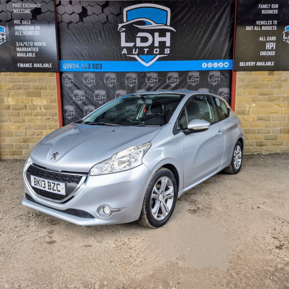 Used Peugeot 208 2013 for sale - 76769531: Photo 3