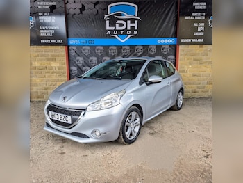 Used Peugeot 208 2013 for sale - 76769531: Photo