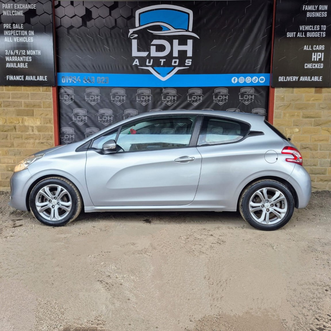 Used Peugeot 208 2013 for sale - 76769531: Photo 4