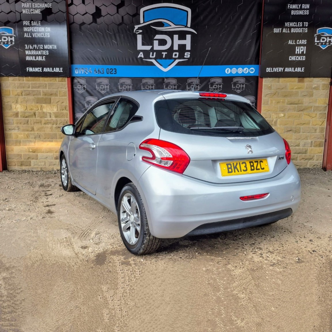 Used Peugeot 208 2013 for sale - 76769531: Photo 5