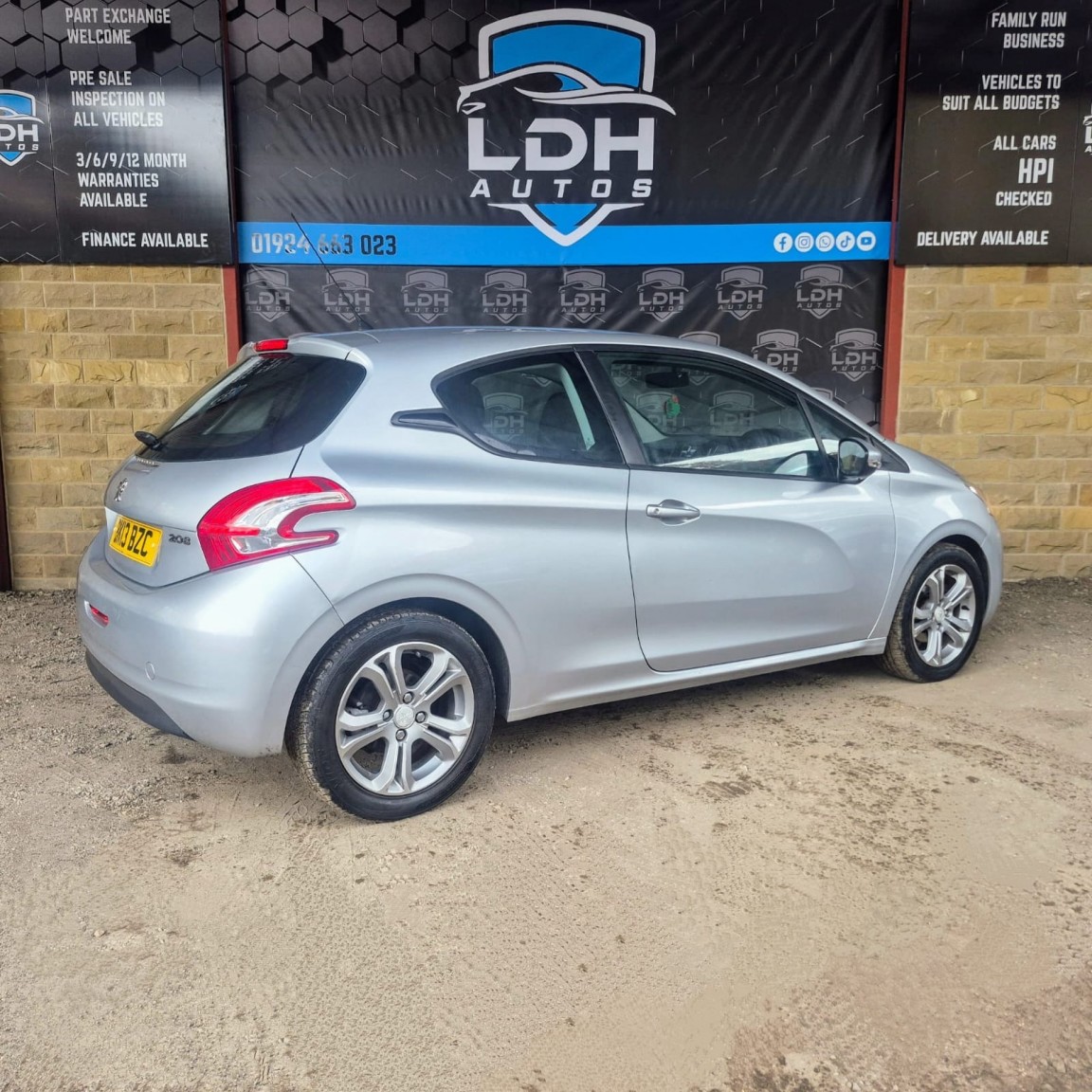 Used Peugeot 208 2013 for sale - 76769531: Photo 6