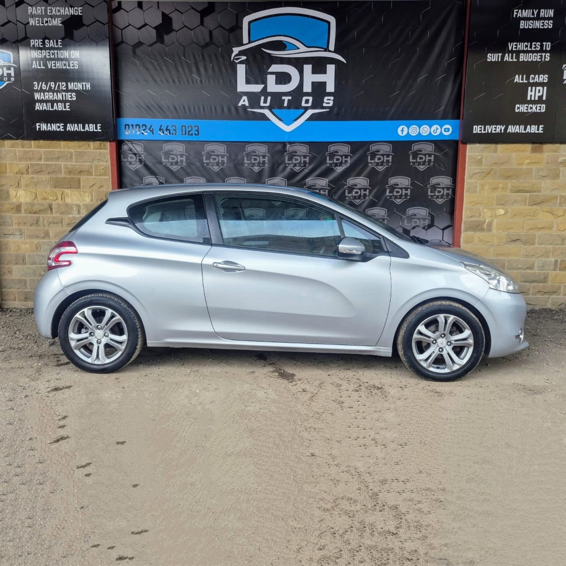 Used Peugeot 208 2013 for sale - 76769531: Photo 7