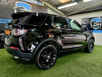 Used Land Rover Discovery Sport 2018 for sale - 78604908: Photo