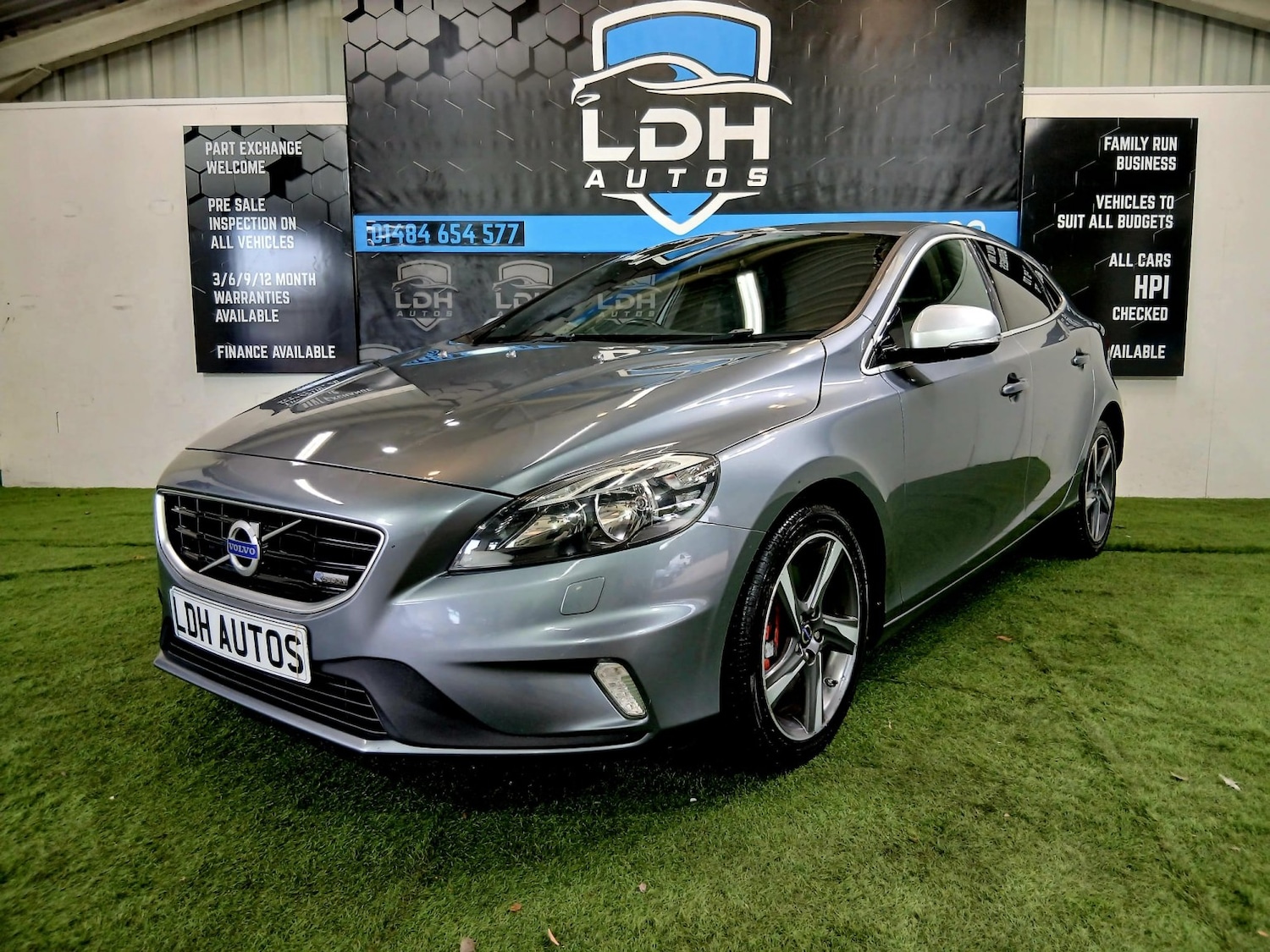 Used Volvo V40 2014 for sale - 77675731: Photo 1