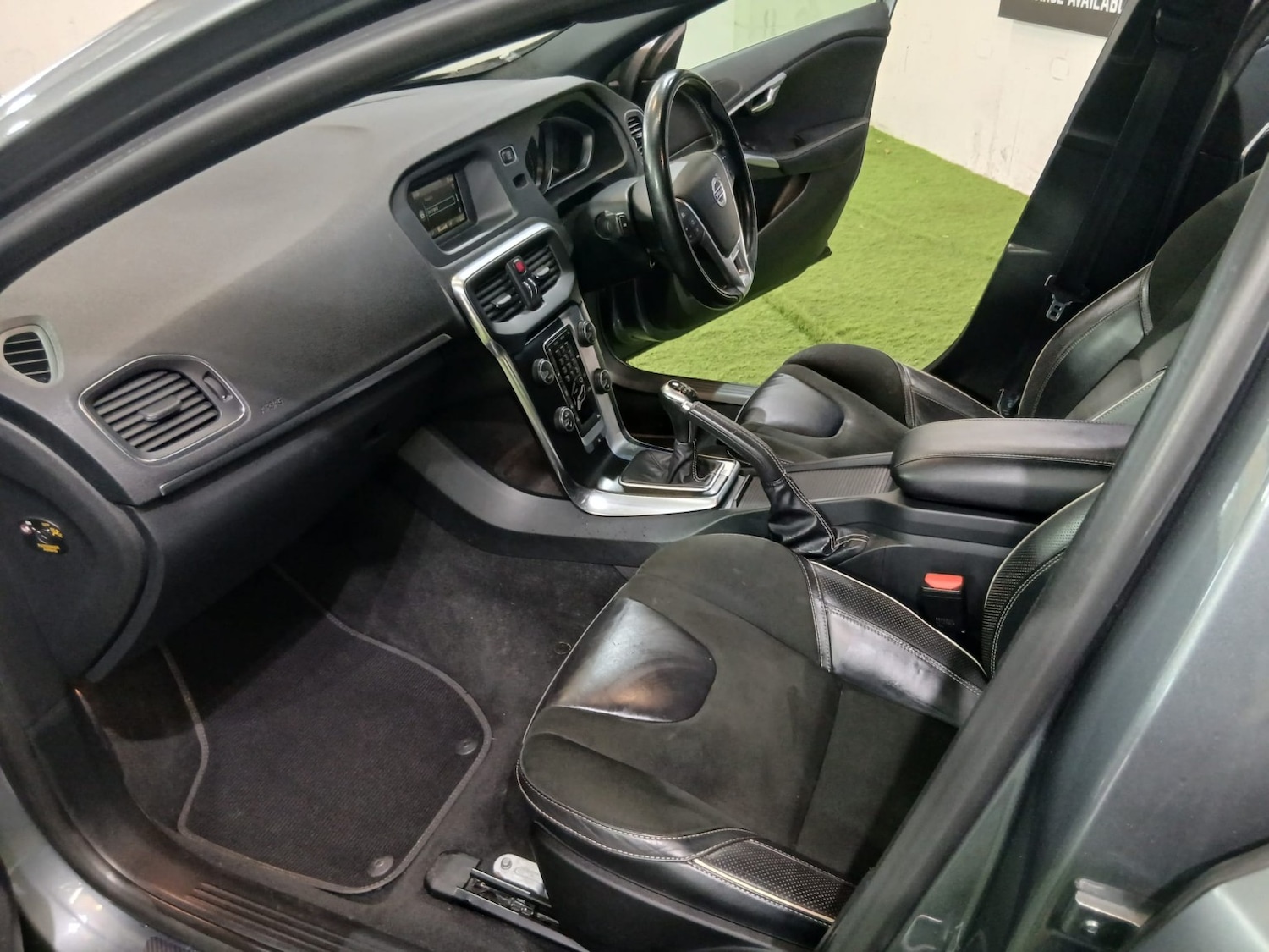 Used Volvo V40 2014 for sale - 77675731: Photo 10